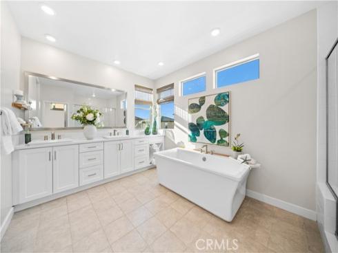 386  Chorus  , Irvine, CA