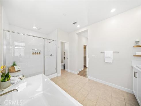 386  Chorus  , Irvine, CA