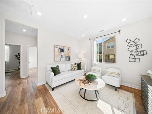 386  Chorus  , Irvine, CA