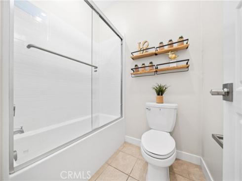 386  Chorus  , Irvine, CA