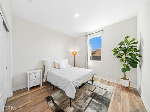 386  Chorus  , Irvine, CA