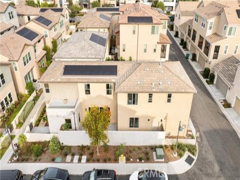 386  Chorus  , Irvine, CA