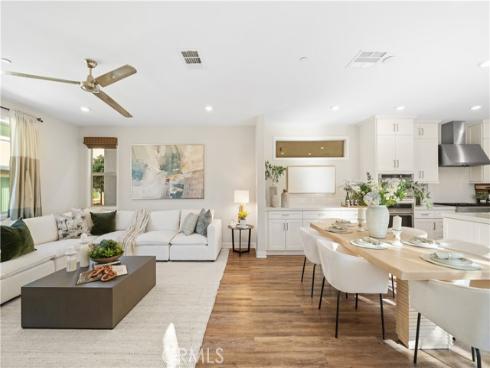 386  Chorus  , Irvine, CA