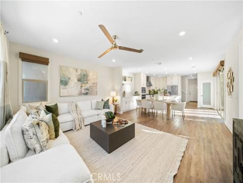 386  Chorus  , Irvine, CA