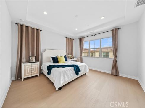 125  Lovelace  , Irvine, CA