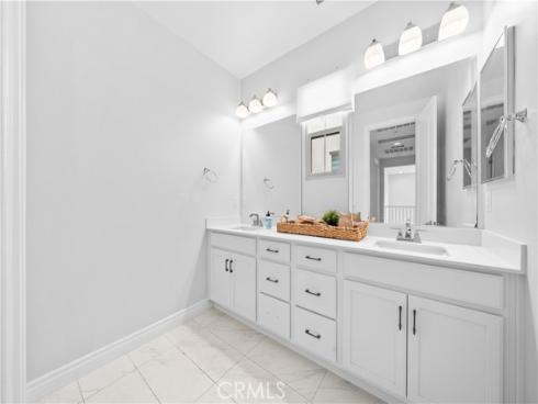 125  Lovelace  , Irvine, CA