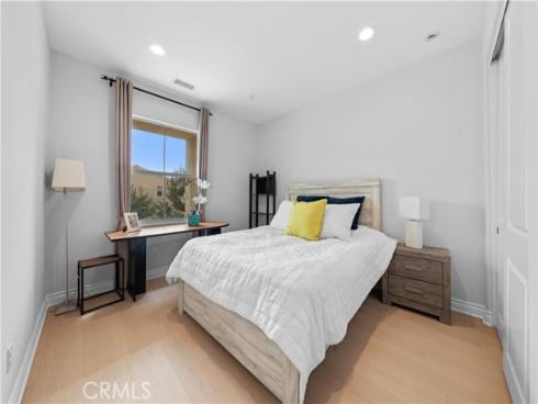 125  Lovelace  , Irvine, CA