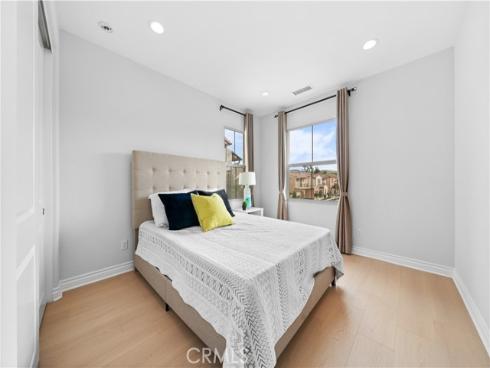 125  Lovelace  , Irvine, CA