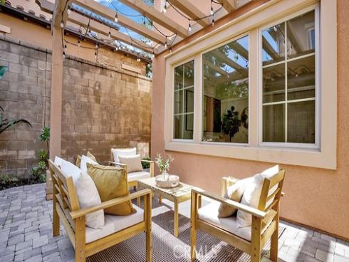 74  Bianco  , Irvine, CA