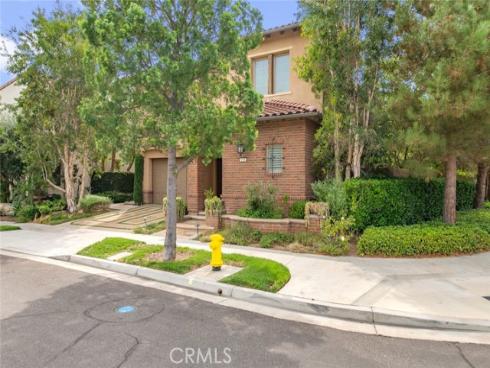 120  Tomato Springs  , Irvine, CA