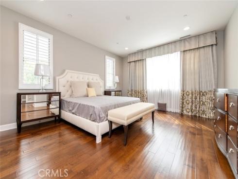 120  Tomato Springs  , Irvine, CA