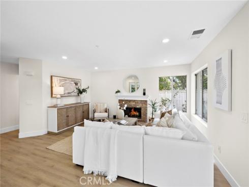 17  Rhode Island  , Irvine, CA