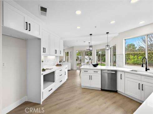 17  Rhode Island  , Irvine, CA