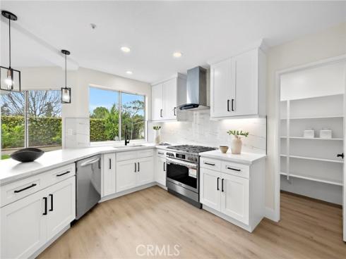 17  Rhode Island  , Irvine, CA