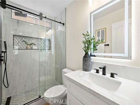 17  Rhode Island  , Irvine, CA