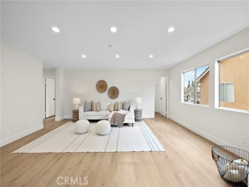 17  Rhode Island  , Irvine, CA