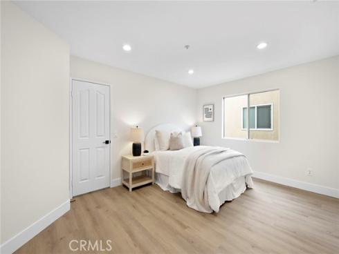 17  Rhode Island  , Irvine, CA