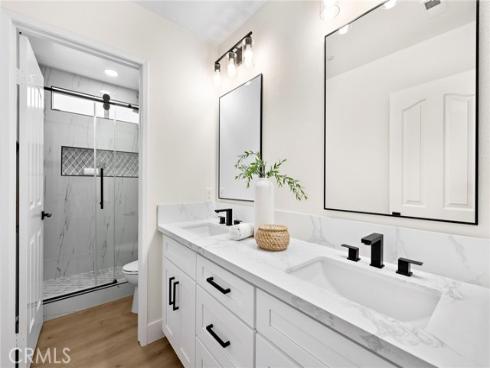 17  Rhode Island  , Irvine, CA