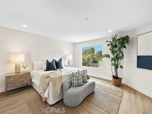 17  Rhode Island  , Irvine, CA