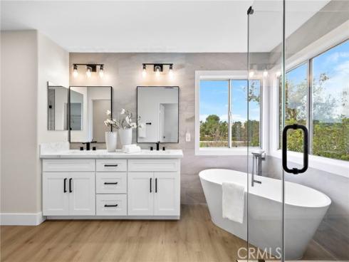 17  Rhode Island  , Irvine, CA