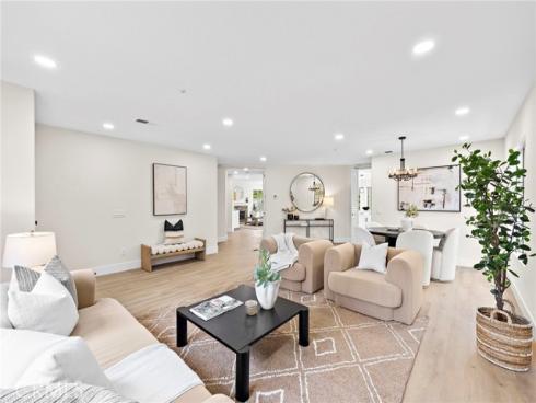 17  Rhode Island  , Irvine, CA