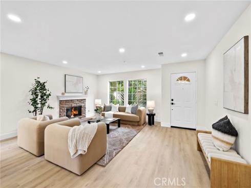 17  Rhode Island  , Irvine, CA