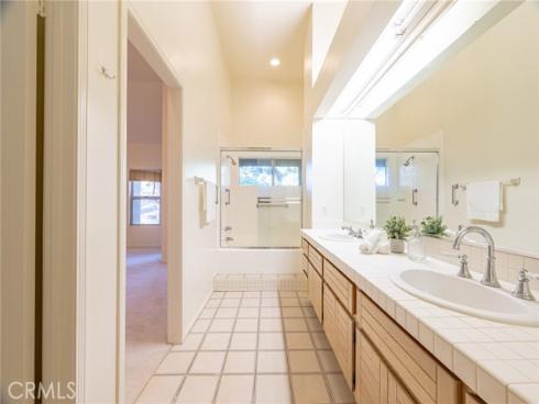 72  Vassar Aisle  , Irvine, CA