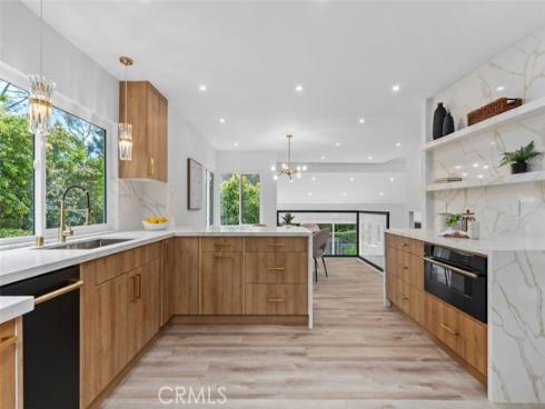 1  Rainbow Falls  , Irvine, CA