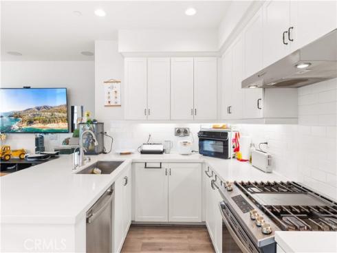 116  Tenor  , Irvine, CA