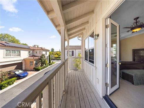 70  Twin Gables  , Irvine, CA