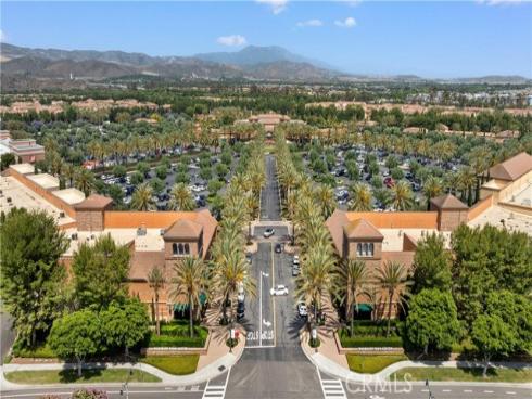 70  Twin Gables  , Irvine, CA