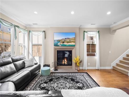 70  Twin Gables  , Irvine, CA