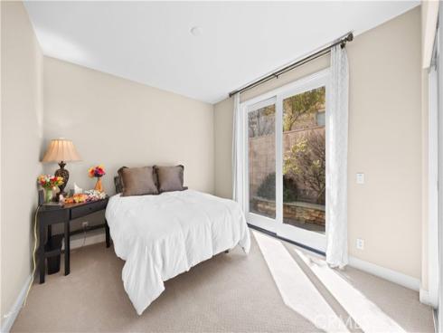 70  Twin Gables  , Irvine, CA