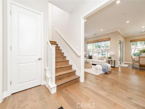 211  Canvas  , Irvine, CA