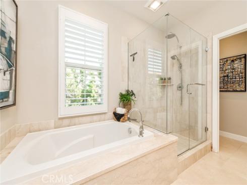 211  Canvas  , Irvine, CA