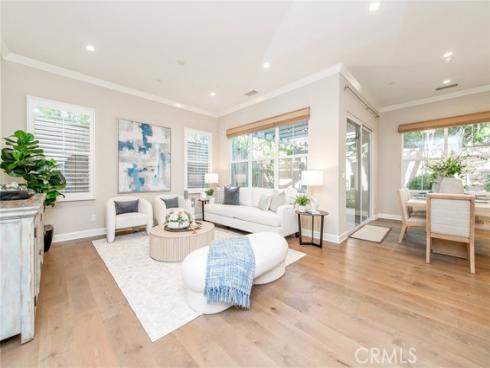 211  Canvas  , Irvine, CA