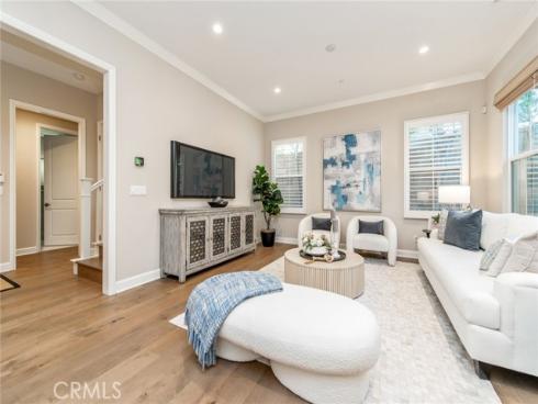 211  Canvas  , Irvine, CA