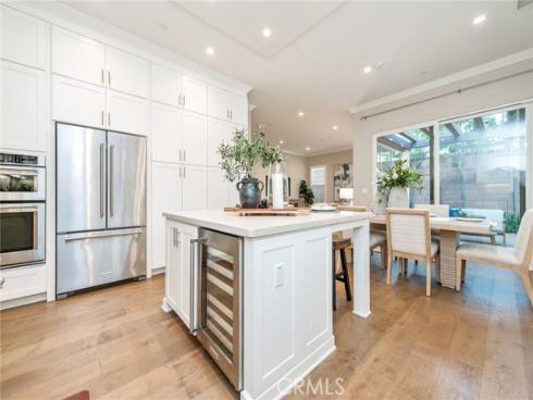 211  Canvas  , Irvine, CA