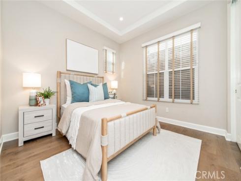 211  Canvas  , Irvine, CA