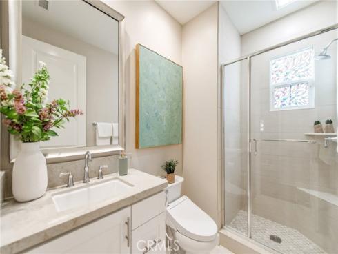 211  Canvas  , Irvine, CA