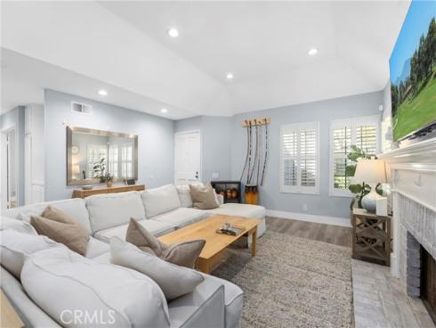 7  Onyx  , Irvine, CA