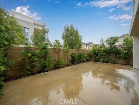 229  Chorus  , Irvine, CA