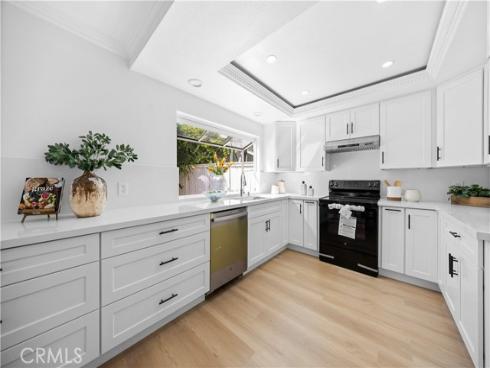 12  Oakdale  , Irvine, CA