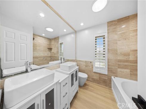 12  Oakdale  , Irvine, CA