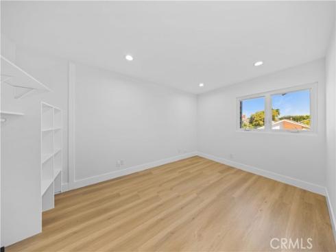 12  Oakdale  , Irvine, CA