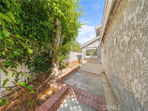 12  Oakdale  , Irvine, CA