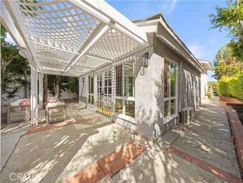 12  Oakdale  , Irvine, CA