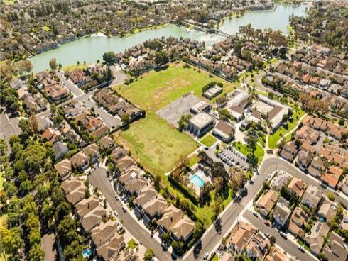 12  Oakdale  , Irvine, CA