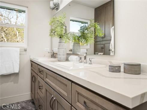 11  Thunder  6  Trail, Irvine, CA