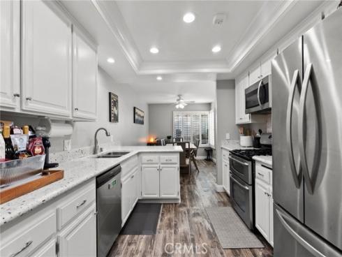 18  Brookdale  , Irvine, CA